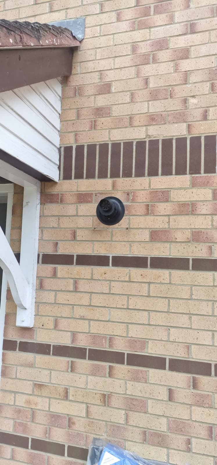 Flue terminal fitted through outer wall